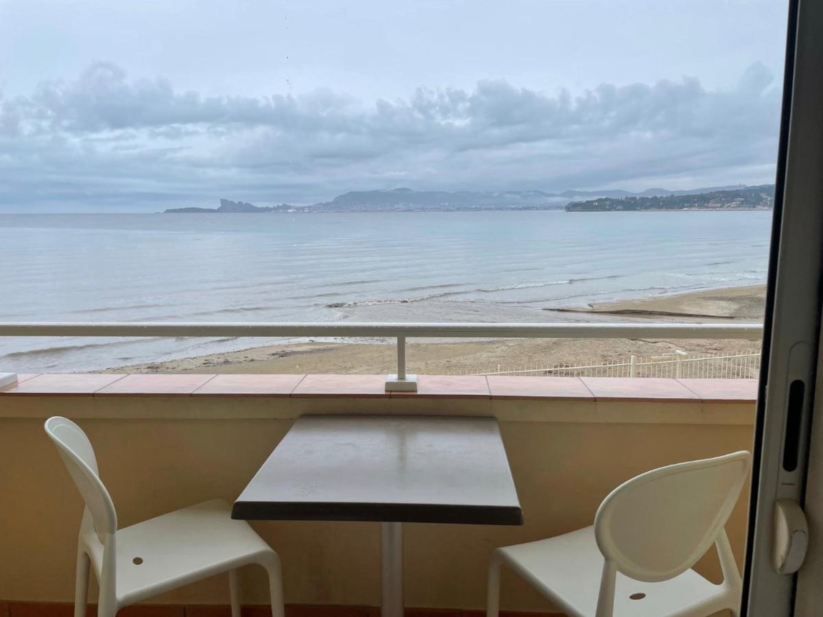 Au Tapis De Sable Ξενοδοχείο Saint-Cyr-sur-Mer Εξωτερικό φωτογραφία