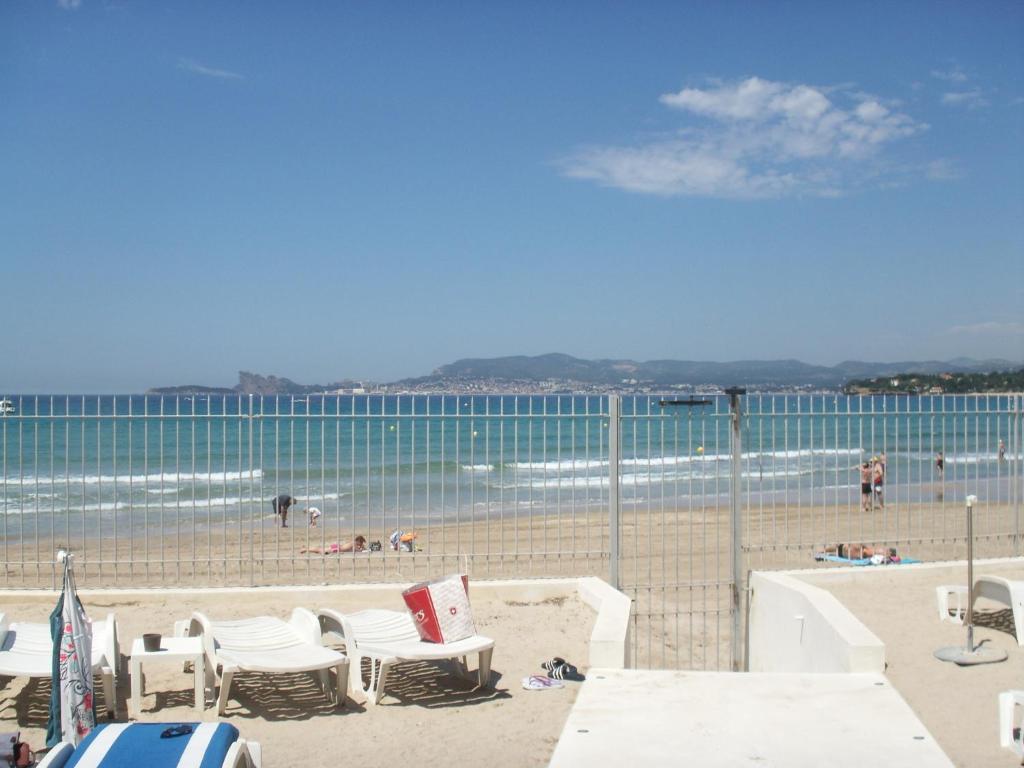 Au Tapis De Sable Ξενοδοχείο Saint-Cyr-sur-Mer Εξωτερικό φωτογραφία