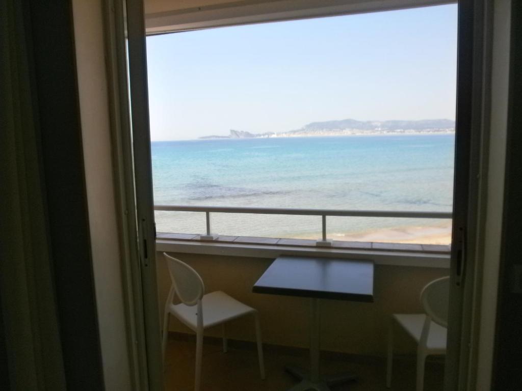 Au Tapis De Sable Ξενοδοχείο Saint-Cyr-sur-Mer Δωμάτιο φωτογραφία